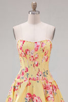 Laden Sie das Bild in den Galerie-Viewer, Trägerloses, gelbes Perlmutt-A-Line-Korsett, Blumen-Homecoming-Kleid