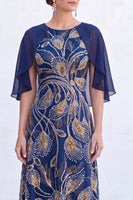 Laden Sie das Bild in den Galerie-Viewer, Grünes A-Linien-Umkleid mit Rundhals und langem Mutter-der-Braut-Kleid mit Umhang