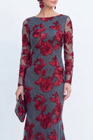 Laden Sie das Bild in den Galerie-Viewer, Meerjungfrauen-Schwarzer Bateau-Ausschnitt mit Blumen – Langes Mutter-der-der-Braut-Kleid mit Stickerei