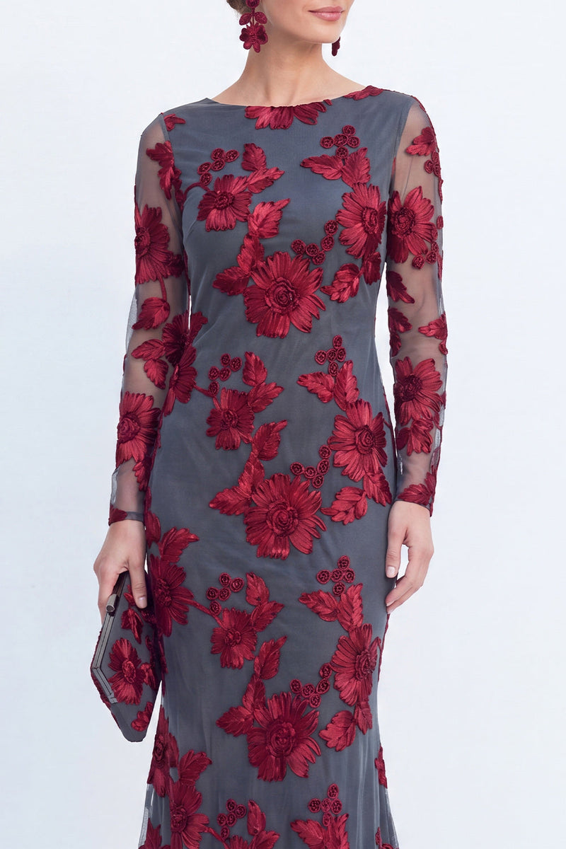 Laden Sie das Bild in den Galerie-Viewer, Meerjungfrauen-Schwarzer Bateau-Ausschnitt mit Blumen – Langes Mutter-der-der-Braut-Kleid mit Stickerei