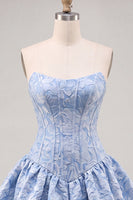Laden Sie das Bild in den Galerie-Viewer, A-Line blaues Jacquard-Blumenkorsett Trägerloses Homecoming-Kleid