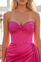 Laden Sie das Bild in den Galerie-Viewer, Burgunderfarbener Bodycon Sweetheart Korsett mit gerafftem Fransen, Spitzen-Zurück-Homecoming-Kleid