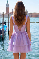 Laden Sie das Bild in den Galerie-Viewer, Lila-A-Linie gestuftes V-Ausschnitt-Perlen-Kurz-Homecoming-Kleid mit Spitze hinten