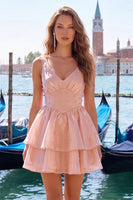 Laden Sie das Bild in den Galerie-Viewer, Lila-A-Linie gestuftes V-Ausschnitt-Perlen-Kurz-Homecoming-Kleid mit Spitze hinten