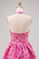 Laden Sie das Bild in den Galerie-Viewer, A-Line fuchsiafarbener Halterhals Jacquard Floral Kurzes Homecoming-Kleid