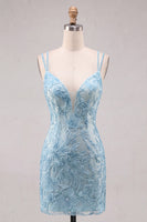 Laden Sie das Bild in den Galerie-Viewer, Hellblaues Bodycon Spaghetti-Träger – blumiges kurzes Homecoming-Kleid mit Perlen