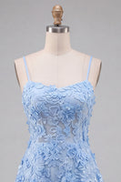 Laden Sie das Bild in den Galerie-Viewer, Hellblaues Blumen-A-Line Spaghetti-Trägerkleid mit Heimkehr und Applikationen