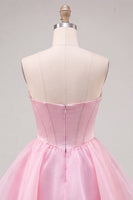 Laden Sie das Bild in den Galerie-Viewer, Pinkes Sweetheart-Korsett A-Linien-gestuftes Homecoming-Kleid mit Perlen