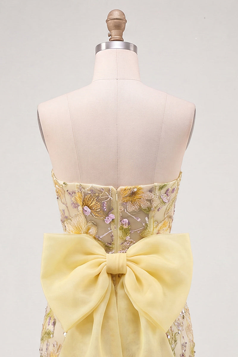 Laden Sie das Bild in den Galerie-Viewer, Gelbes, trägerloses, bodycon florale Pailletten-Homecoming-Kleid mit Schleife