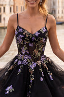Laden Sie das Bild in den Galerie-Viewer, A-Linie Schwarzes Florales Organza Kurzes Abendkleid mit Spaghettiträger und Schnürung