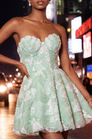 Laden Sie das Bild in den Galerie-Viewer, Staubiges blaues A-Line Sweetheart Pearl Floral Kurzes Homecoming-Kleid mit Schnürung auf dem Rücken