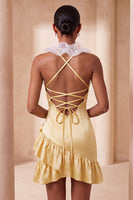 Laden Sie das Bild in den Galerie-Viewer, Lila Bodycon Neckholder-Satin-Kleid mit Rüschen Homecoming und 3D-Blumen