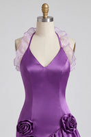 Laden Sie das Bild in den Galerie-Viewer, Lila Bodycon Neckholder-Satin-Kleid mit Rüschen Homecoming und 3D-Blumen