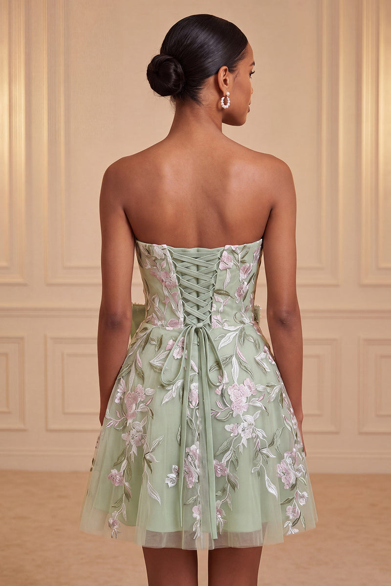 Laden Sie das Bild in den Galerie-Viewer, Salbeigrünes, trägerloses A-Linien-Sticker-Perlen-Schnürsenkelkleid mit Back-Homecoming-Kleid mit Schleife