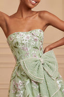 Laden Sie das Bild in den Galerie-Viewer, Salbeigrünes, trägerloses A-Linien-Sticker-Perlen-Schnürsenkelkleid mit Back-Homecoming-Kleid mit Schleife