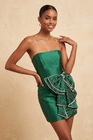 Laden Sie das Bild in den Galerie-Viewer, Dunkelgrünes, trägerloses Bodycon Perlmutt-Schnürk-Back-Homecoming-Kleid mit Schleife an der Taille