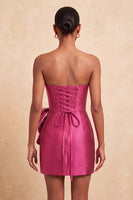 Laden Sie das Bild in den Galerie-Viewer, Dunkelgrünes, trägerloses Bodycon Perlmutt-Schnürk-Back-Homecoming-Kleid mit Schleife an der Taille