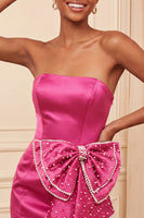 Laden Sie das Bild in den Galerie-Viewer, Dunkelgrünes, trägerloses Bodycon Perlmutt-Schnürk-Back-Homecoming-Kleid mit Schleife an der Taille
