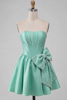Laden Sie das Bild in den Galerie-Viewer, A-Line mintgrünes Satin-Trägerloses Lace-Up-Perlenkorsett Homecoming-Kleid mit Schleife