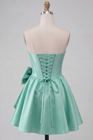 Laden Sie das Bild in den Galerie-Viewer, A-Line mintgrünes Satin-Trägerloses Lace-Up-Perlenkorsett Homecoming-Kleid mit Schleife