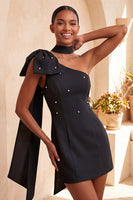 Laden Sie das Bild in den Galerie-Viewer, Bodycon einschulterfarbenes hellblaues Perlenschleifen-Homecoming-Kleid mit Seitenumhang