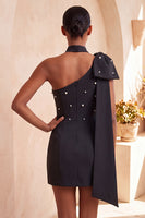 Laden Sie das Bild in den Galerie-Viewer, Bodycon einschulterfarbenes hellblaues Perlenschleifen-Homecoming-Kleid mit Seitenumhang