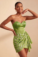 Laden Sie das Bild in den Galerie-Viewer, Hellgelbe Bodycon Sweetheart mit gerafften Pailletten Schnürung Back-Homecoming-Kleid mit Schärpe