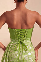 Laden Sie das Bild in den Galerie-Viewer, Hellgelbe Bodycon Sweetheart mit gerafften Pailletten Schnürung Back-Homecoming-Kleid mit Schärpe