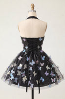 Laden Sie das Bild in den Galerie-Viewer, A-Linie schwarzes Neckholder-Korsett mit Spitze hinten kurzes Homecoming-Kleid mit Schmetterling