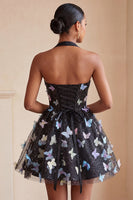 Laden Sie das Bild in den Galerie-Viewer, A-Linie schwarzes Neckholder-Korsett mit Spitze hinten kurzes Homecoming-Kleid mit Schmetterling