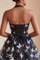 Laden Sie das Bild in den Galerie-Viewer, A-Linie schwarzes Neckholder-Korsett mit Spitze hinten kurzes Homecoming-Kleid mit Schmetterling