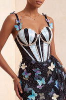 Laden Sie das Bild in den Galerie-Viewer, Bodycon Rouge-Korsett, Schmetterlingsperlenapplikation, Schnürung Back-Homecoming-Kleid mit Schärpe