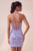 Laden Sie das Bild in den Galerie-Viewer, Bodycon Helllila Neckholderhals Pailletten Schnürung Back-Homecoming-Kleid