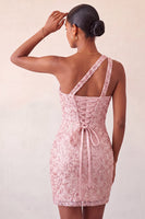 Laden Sie das Bild in den Galerie-Viewer, Champagner-Bodycon mit einer Schulter Schnürung-Back-Homecoming-Kleid mit Pailletten