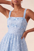 Laden Sie das Bild in den Galerie-Viewer, Himmelblaues A-Linie-Eck mit quadratischem Halsausschnitt und Pailletten-Pailletten-Homecoming-Kleid mit Schleife