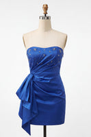 Laden Sie das Bild in den Galerie-Viewer, Satin königsblaues, trägerloses Bodycon mit Schnürung hinten mit Perlen, gerafftes Homecoming-Kleid mit Schärpe