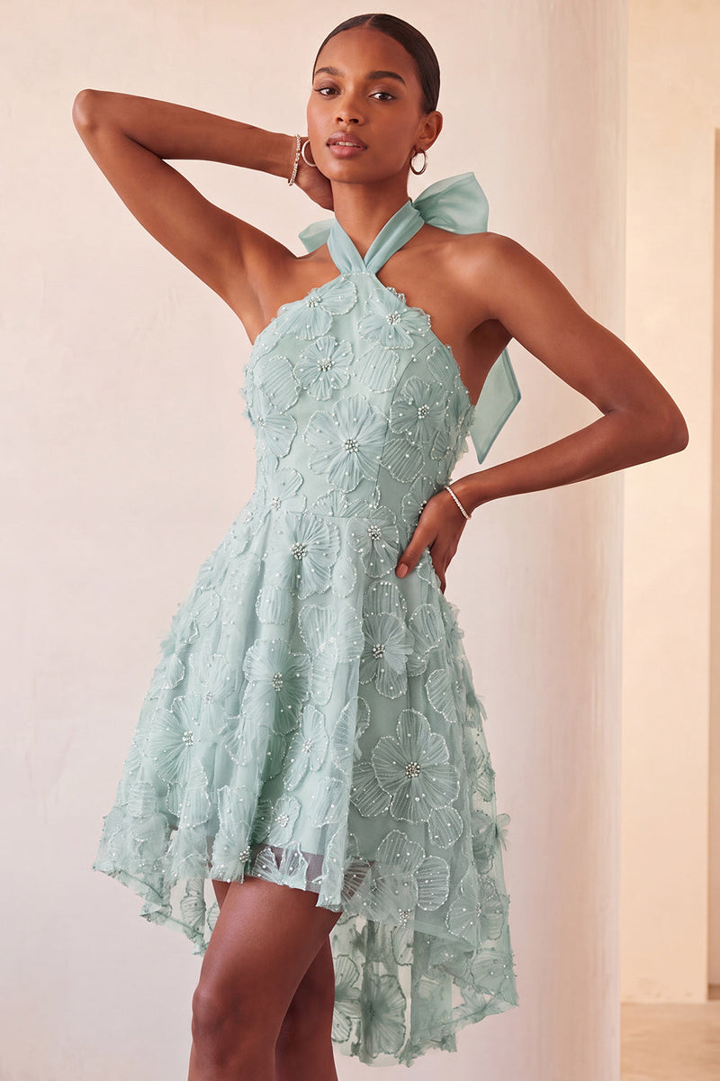Laden Sie das Bild in den Galerie-Viewer, Fliederfarbener Halterhals A-Linie Perlen, blumiges High-Low-Homecoming-Kleid mit Spitze auf dem Rücken