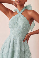 Laden Sie das Bild in den Galerie-Viewer, Fliederfarbener Halterhals A-Linie Perlen, blumiges High-Low-Homecoming-Kleid mit Spitze auf dem Rücken