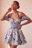 Laden Sie das Bild in den Galerie-Viewer, Hellrosa Halterhals-A-Linien-Korsett Jacquard-Blumen-Homecoming-Kleid mit Spitze auf dem Rücken
