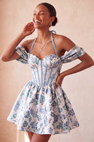 Laden Sie das Bild in den Galerie-Viewer, Hellrosa Halterhals-A-Linien-Korsett Jacquard-Blumen-Homecoming-Kleid mit Spitze auf dem Rücken