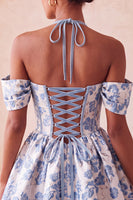 Laden Sie das Bild in den Galerie-Viewer, Hellrosa Halterhals-A-Linien-Korsett Jacquard-Blumen-Homecoming-Kleid mit Spitze auf dem Rücken