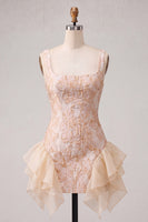 Laden Sie das Bild in den Galerie-Viewer, Champagner-Jacquard-Eckhals Spitzen-Rücken, enges Homecoming-Kleid mit Rüschen