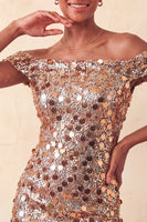 Laden Sie das Bild in den Galerie-Viewer, Glitzerndes Champagner-Off-the-Shoulder-Bodycon-Homecoming-Kleid mit Pailletten