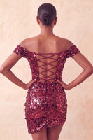 Laden Sie das Bild in den Galerie-Viewer, Glitzerndes Champagner-Off-the-Shoulder-Bodycon-Homecoming-Kleid mit Pailletten