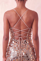 Laden Sie das Bild in den Galerie-Viewer, Glitzerndes silbernes Bodycon Spitzen-Kurzes Homecoming-Kleid mit Pailletten hinten
