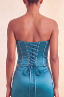 Laden Sie das Bild in den Galerie-Viewer, Trägerloses Bodycon Lake Blue Perlen-Kurzes Homecoming-Kleid mit Rüschen