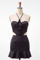 Laden Sie das Bild in den Galerie-Viewer, Schwarzes Neckholder-Cut-Out-Mini-Homecoming-Kleid mit Rüschen