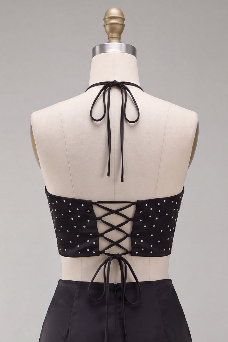 Laden Sie das Bild in den Galerie-Viewer, Schwarzes Neckholder-Cut-Out-Mini-Homecoming-Kleid mit Rüschen
