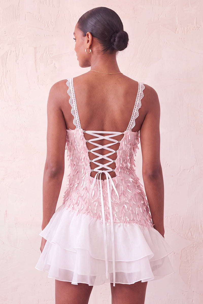 Laden Sie das Bild in den Galerie-Viewer, Rosa Bodycon mit Rüschen kurzes Pailletten-Homecoming-Kleid mit Schnürung auf dem Rücken