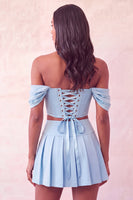 Laden Sie das Bild in den Galerie-Viewer, Off-the-shoulder hellrosa Korsett, plissiertes zweiteiliges Homecoming-Kleid mit Perlen